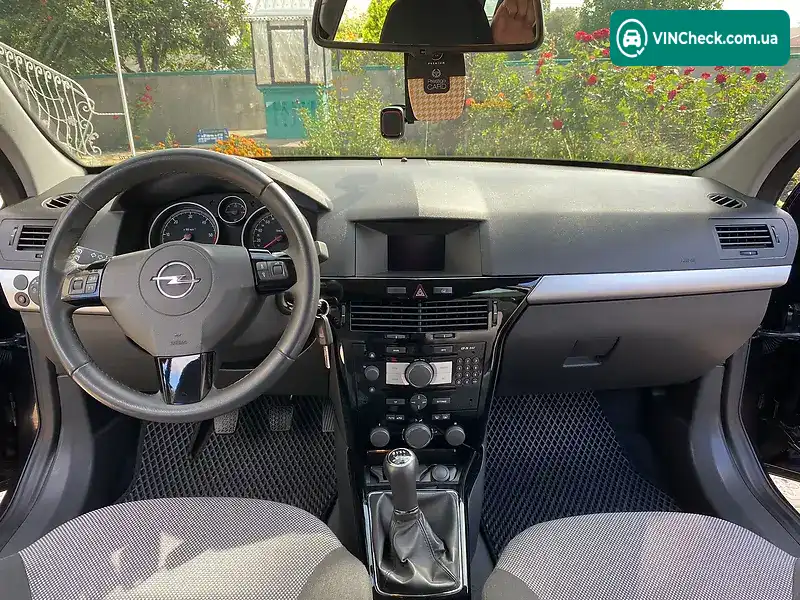 Opel Astra 2010, фото з оголошення 2 з 15, VIN W0L0AHL35A2094684