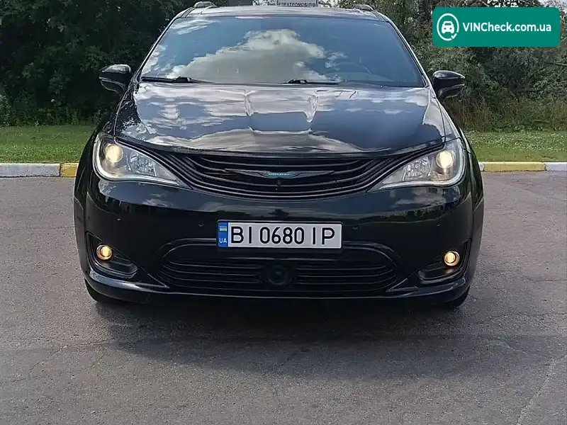 Chrysler Pacifica 2019, фото з оголошення 2 з 20, VIN 2C4RC1N78KR640136