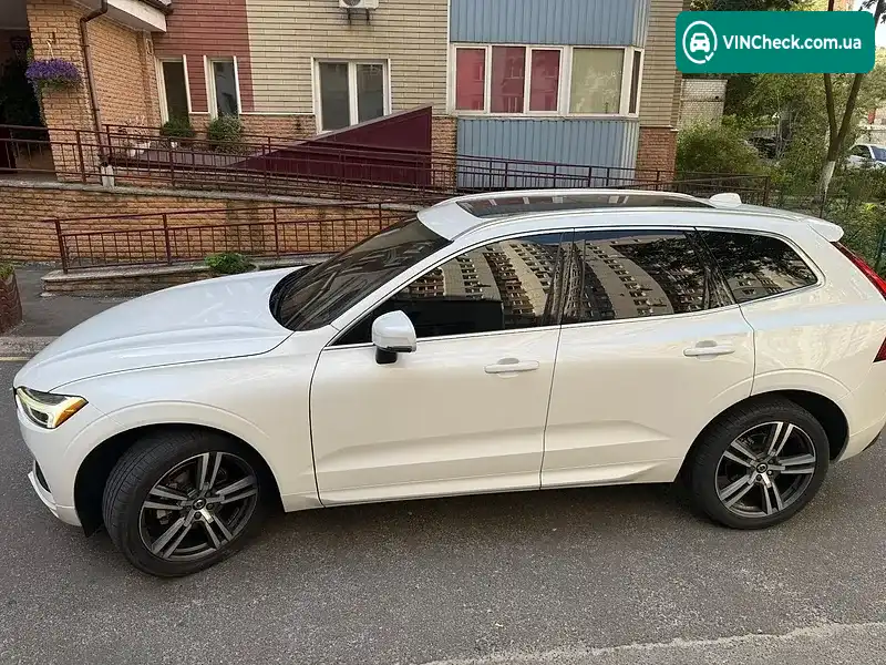 Volvo XC60 2019, фото з оголошення 2 з 20, VIN YV4102DK5L1418500