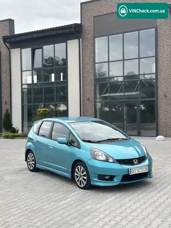 Honda Fit 2013, фото з оголошення 1 з 18, VIN JHMGE8H53DC038789