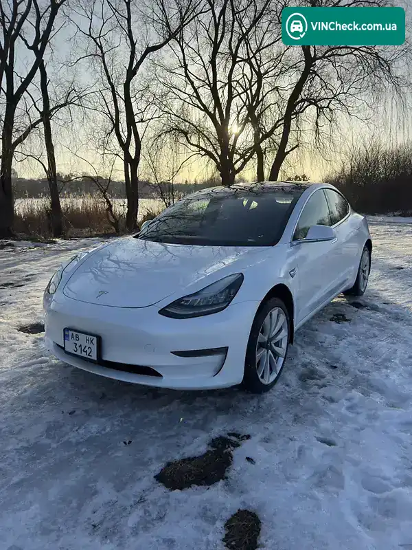 Tesla Model 3 2019, фото з оголошення 2 з 18, VIN 5YJ3E1EA6KF311717