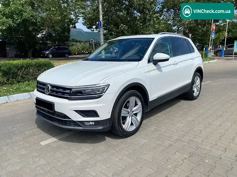 Volkswagen Tiguan 2018, фото з оголошення 2 з 20, VIN WVGZZZ5NZJW929383