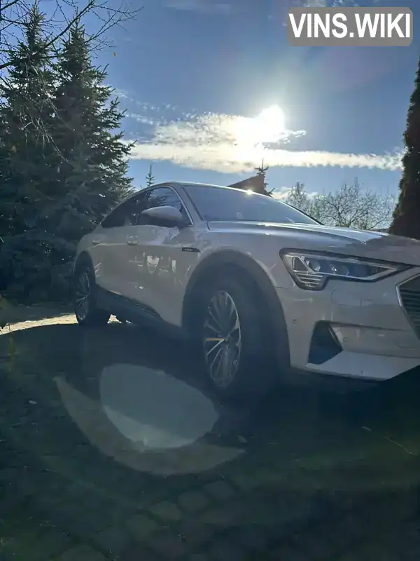 Audi e-tron 2020, фото з оголошення 2 з 21, VIN WAUZZZGE1LB035591