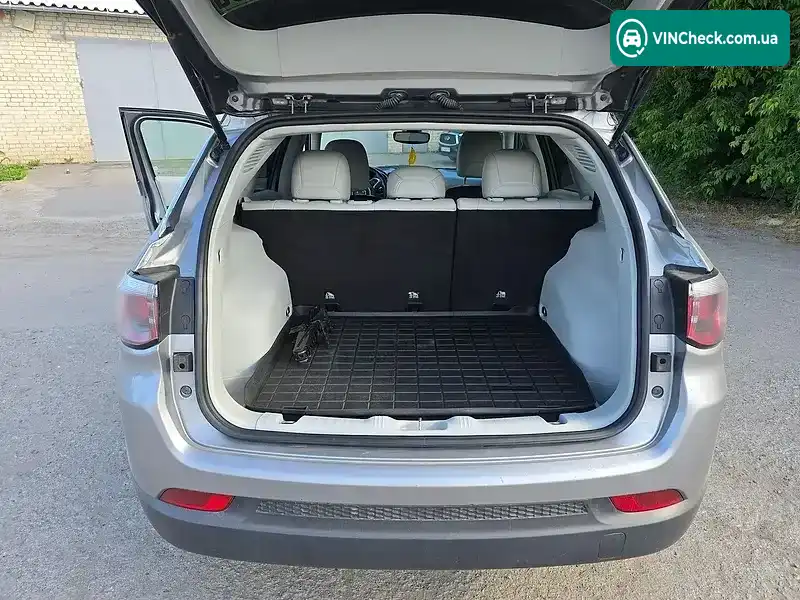 Jeep Compass 2019, фото з оголошення 1 з 17, VIN 3C4NJDCB5LT119063