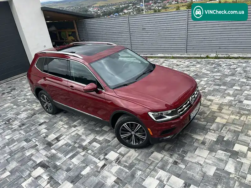 Volkswagen Tiguan 2018, фото з оголошення 1 з 20, VIN 3VV2B7AX2JM113648