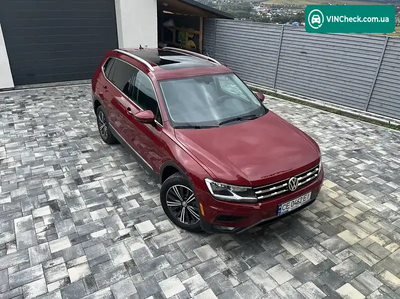 Volkswagen Tiguan 2018, фото з оголошення 2 з 20, VIN 3VV2B7AX2JM113648