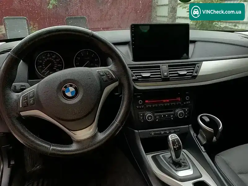 BMW X1 2013, фото з оголошення 2 з 10, VIN WBAVL1C56DVR90684
