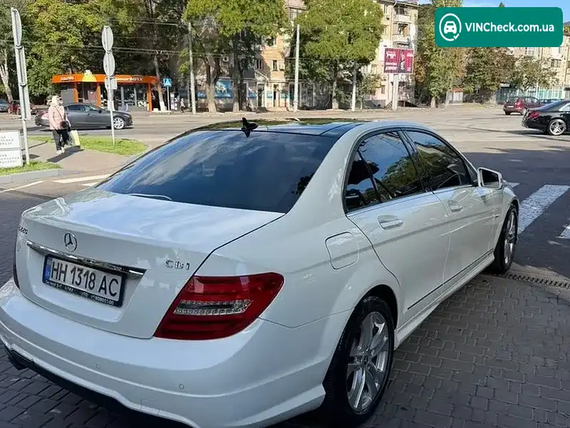 Mercedes-Benz C-Class 2012, фото з оголошення 2 з 9, VIN WDDGF0CB9CA699935