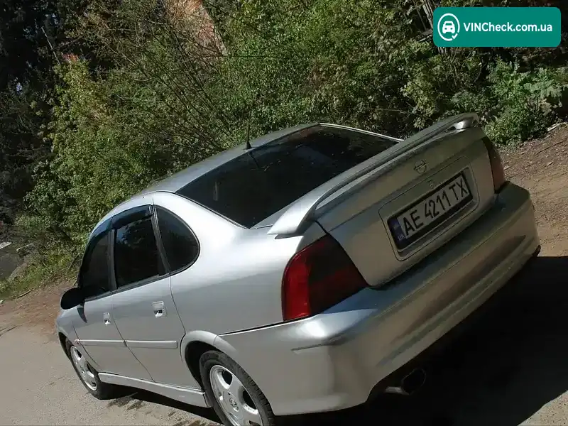Opel Vectra 2001, фото з оголошення 2 з 18, VIN W0L0JBF1911056780