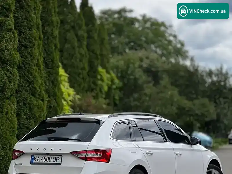 Skoda Superb 2019, фото з оголошення 2 з 20, VIN TMBJJ7NP1L7013741