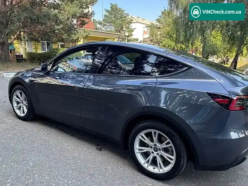 Tesla Model Y 2023, фото з оголошення 2 з 16, VIN 7SAYGDEE9PA144569