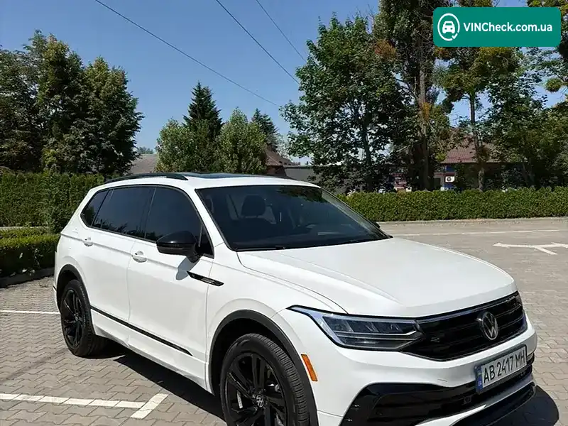 Volkswagen Tiguan 2023, фото з оголошення 1 з 10, VIN 3VVCB7AX2PM130527