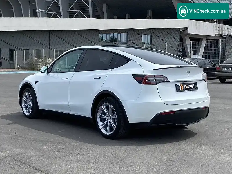 Tesla Model Y 2023, фото з оголошення 2 з 16, VIN 7SAYGDEDXPF972298