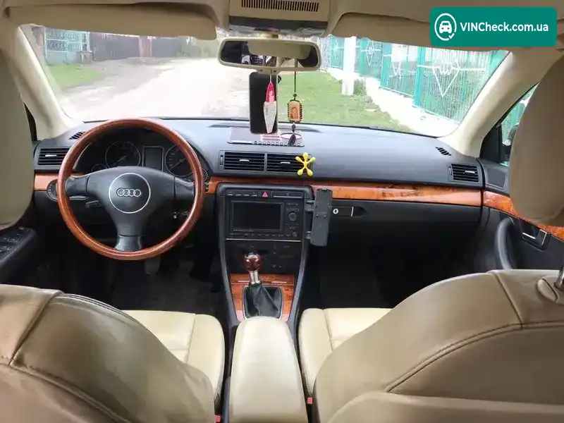 Audi A4 2004, фото з оголошення 2 з 20, VIN WAUZZZ8E14A174111