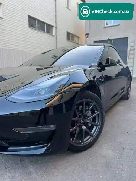 Tesla Model 3 2019, фото з оголошення 2 з 21, VIN 5YJ3E1EB7KF384927
