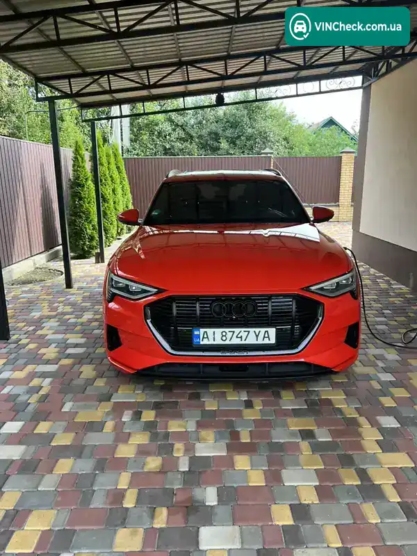 Audi e-tron 2018, фото з оголошення 1 з 21, VIN WAUZZZGE7KB001203