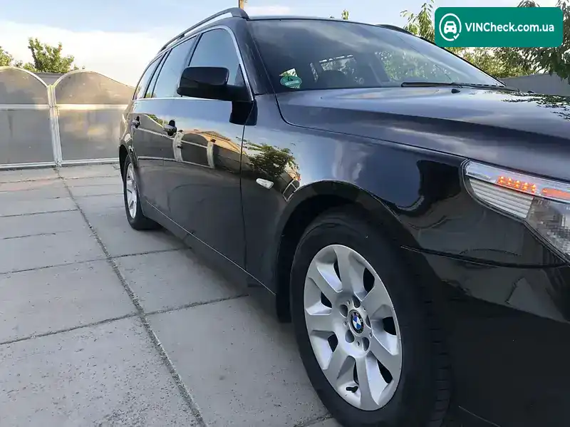 BMW 5 Series 2004, фото з оголошення 2 з 20, VIN WBANJ51000B421281