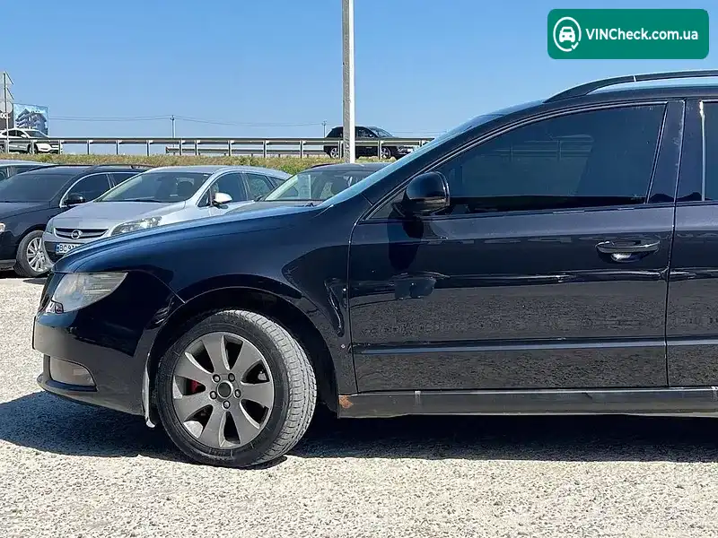 Skoda Superb 2010, фото з оголошення 2 з 20, VIN TMBJE73T4B9015801