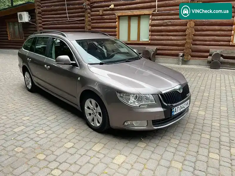 Skoda Superb 2011, фото з оголошення 2 з 10, VIN TMBJJ73T1C9032648