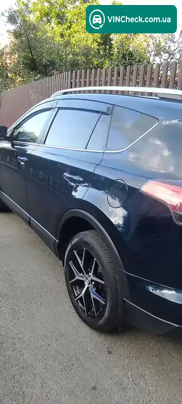 Toyota RAV4 2018, фото з оголошення 2 з 18, VIN JTMWRREVX0D072213