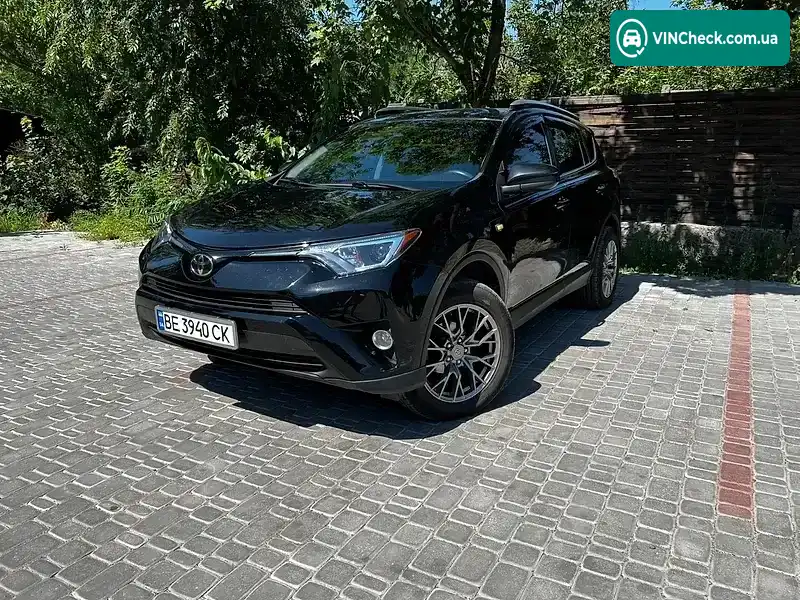 Toyota RAV4 2018, фото з оголошення 1 з 10, VIN 2T3BFREV8JW747150