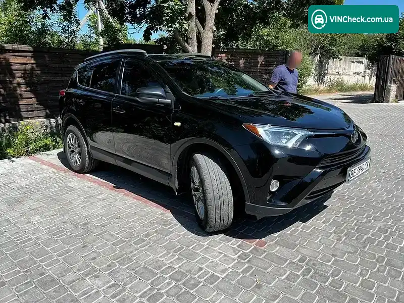 Toyota RAV4 2018, фото з оголошення 2 з 10, VIN 2T3BFREV8JW747150