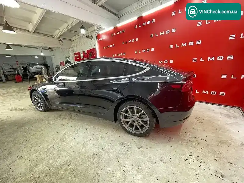 Tesla Model 3 2018, фото з оголошення 2 з 9, VIN 5YJ3E1EA4JF070450