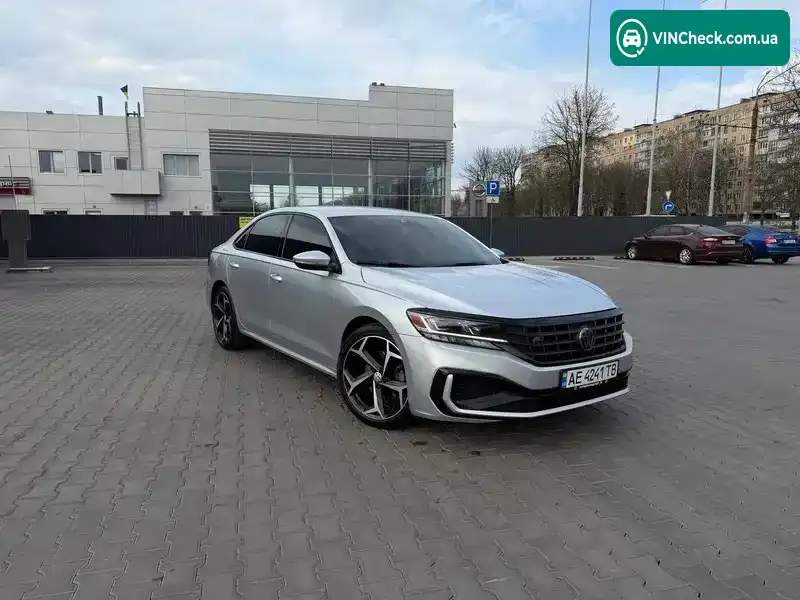 Volkswagen Passat 2020, фото з оголошення 2 з 20, VIN 1VWSA7A3XLC022000