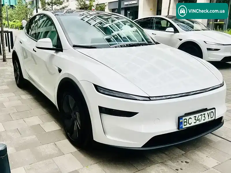 Tesla Model Y 2025, фото з оголошення 1 з 15, VIN 7SAYGDEDXTF378062