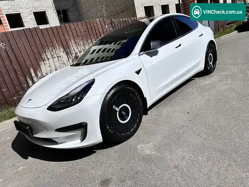 Tesla Model 3 2018, фото з оголошення 1 з 10, VIN 5YJ3E1EBXJF093899