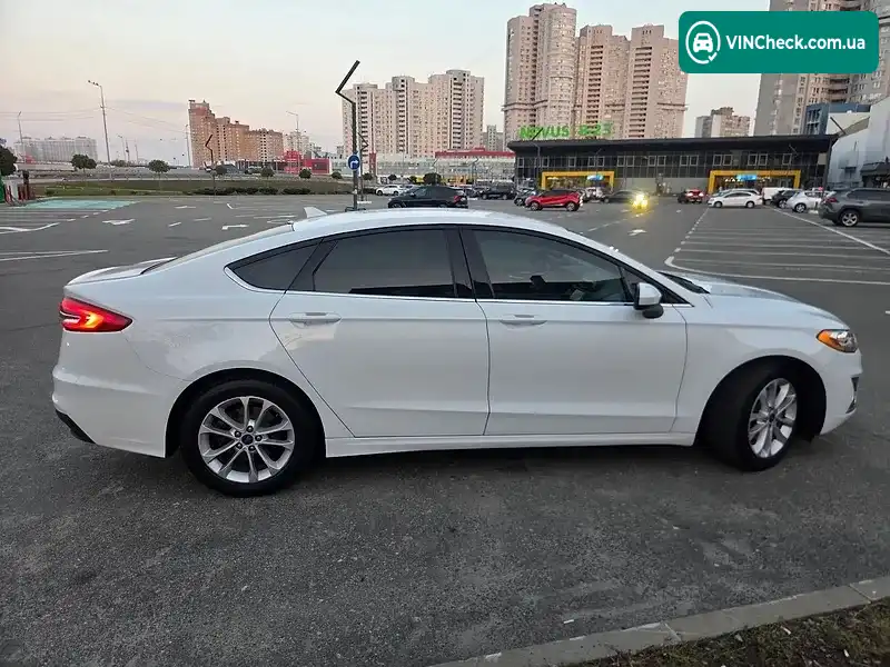 Ford Fusion 2019, фото з оголошення 2 з 20, VIN 3FA6P0LU0LR149376
