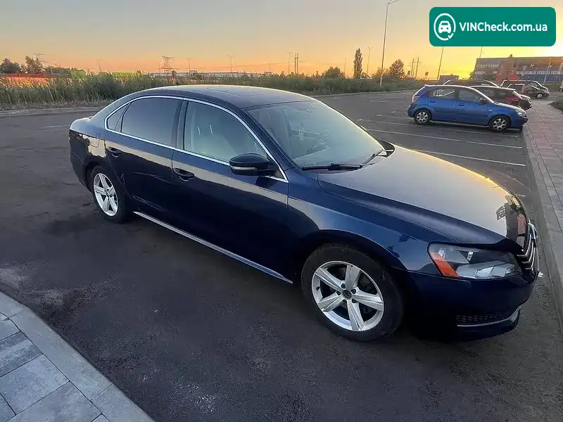 Volkswagen Passat 2013, фото з оголошення 2 з 9, VIN 1VWBP7A34DC140432