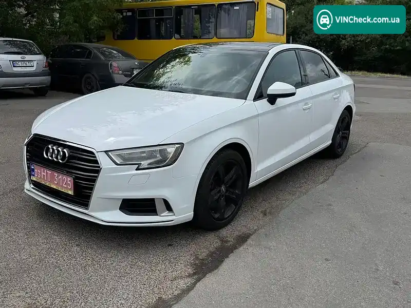 Audi A3 2017, фото з оголошення 1 з 8, VIN WAUAUGFF2H1042430