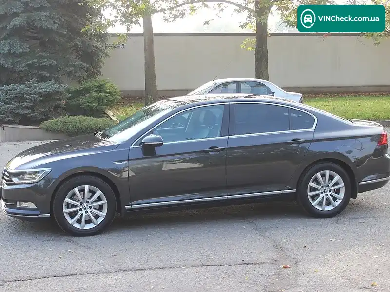 Volkswagen Passat 2018, фото з оголошення 2 з 20, VIN WVWZZZ3CZKE056073