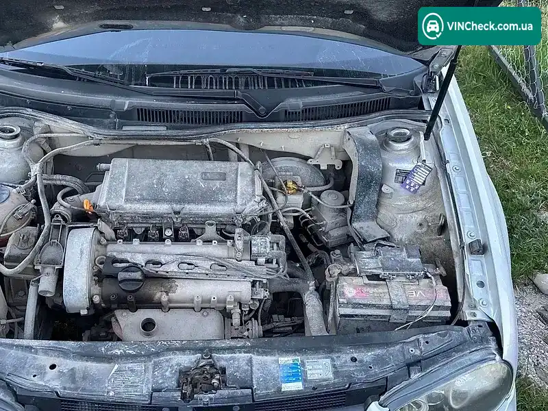 Volkswagen Golf 1998, фото з оголошення 2 з 7, VIN WVWZZZ1JZXB015677