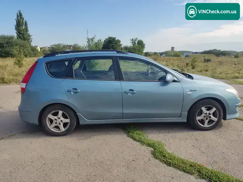 Hyundai i30 2010, фото з оголошення 2 з 12, VIN TMADC81SABJ042402