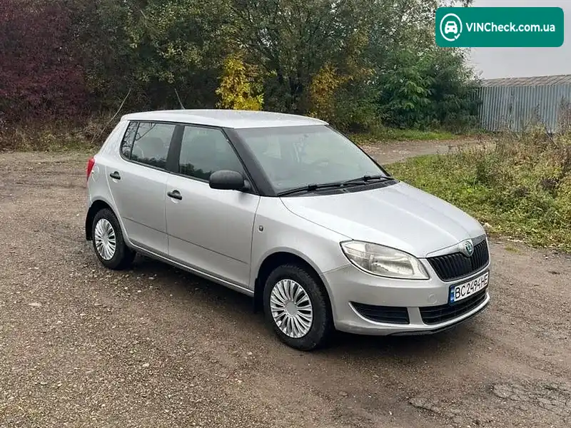 Skoda Fabia 2011, фото з оголошення 2 з 16, VIN TMBES25J7C3065668