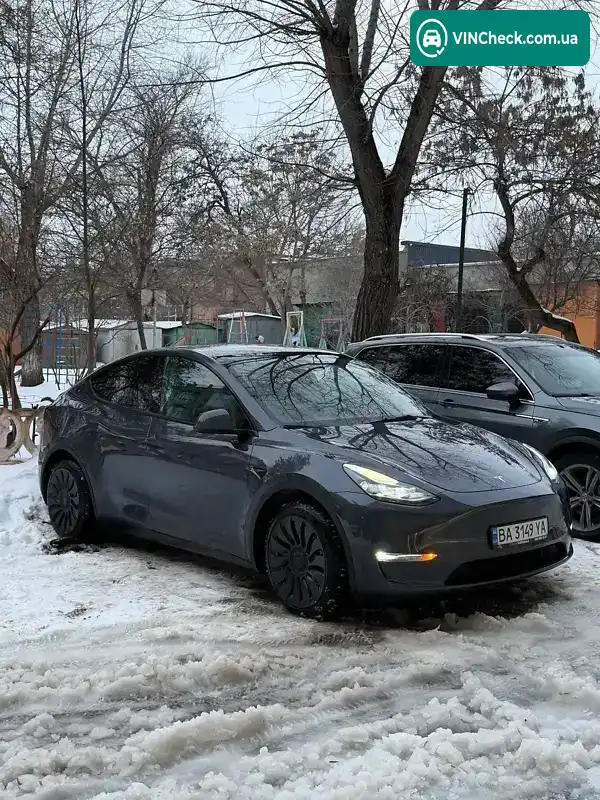 Tesla Model Y 2023, фото з оголошення 2 з 12, VIN 7SAYGDEE7PA190109