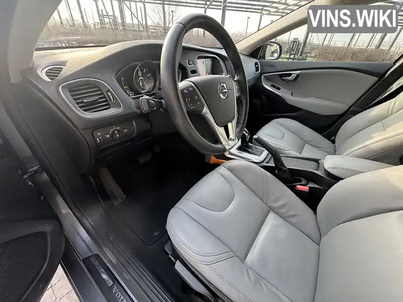 Volvo V40 2017, фото з оголошення 2 з 18, VIN YV1MV2880J2450255
