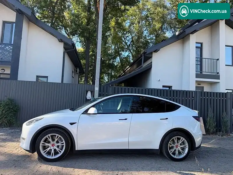 Tesla Model Y 2021, фото з оголошення 2 з 18, VIN 5YJYGDEE4MF161775