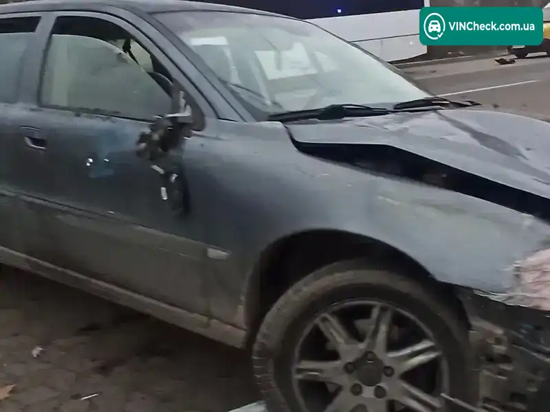 Volvo V70 2004, фото з оголошення 2 з 5, VIN YV1SW61T342449860
