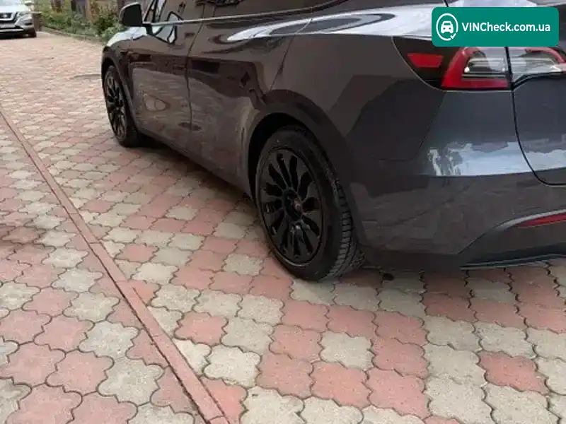 Tesla Model Y 2021, фото з оголошення 2 з 10, VIN 7SAYGAEE0NF338616