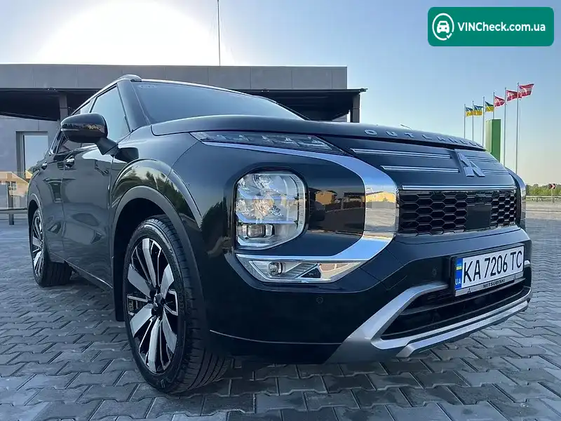 Mitsubishi Outlander 2025, фото з оголошення 1 з 20, VIN JMBXTGM4WSZ000106