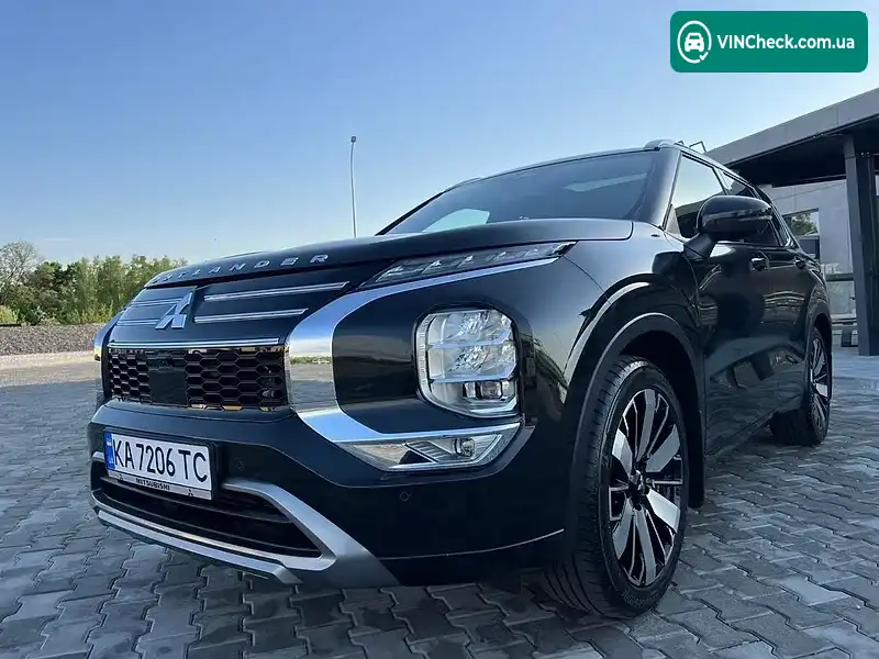 Mitsubishi Outlander 2025, фото з оголошення 2 з 20, VIN JMBXTGM4WSZ000106