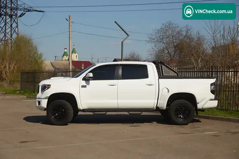 Toyota Tundra 2019, фото з оголошення 2 з 20, VIN 5TFAY5F18LX908198