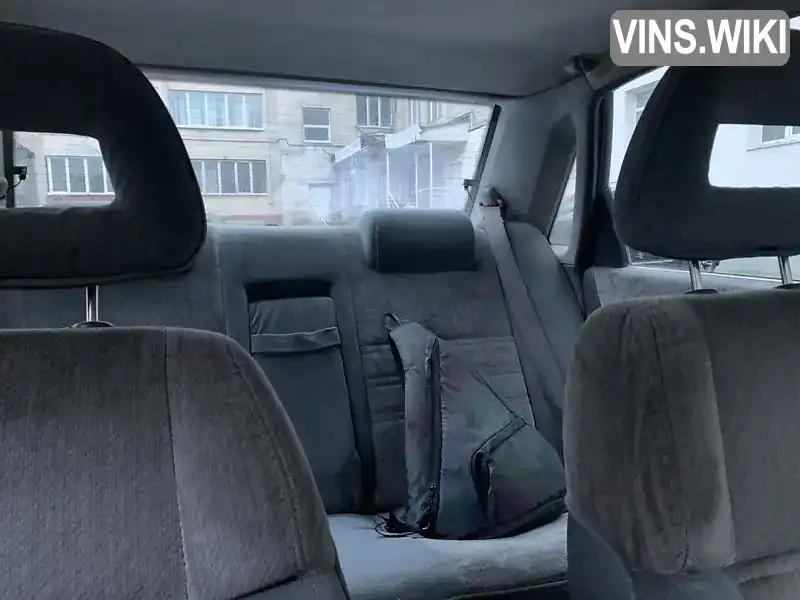 Mazda 626 1989, фото з оголошення 1 з 10, VIN JMZGD12C201277563