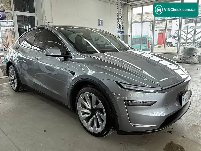 Tesla Model Y 2025, фото з оголошення 2 з 21, VIN 7SAYGDEEXTA382117