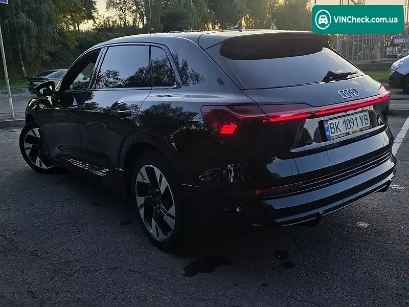 Audi e-tron 2021, фото з оголошення 1 з 20, VIN WAUZZZGE9NB015012