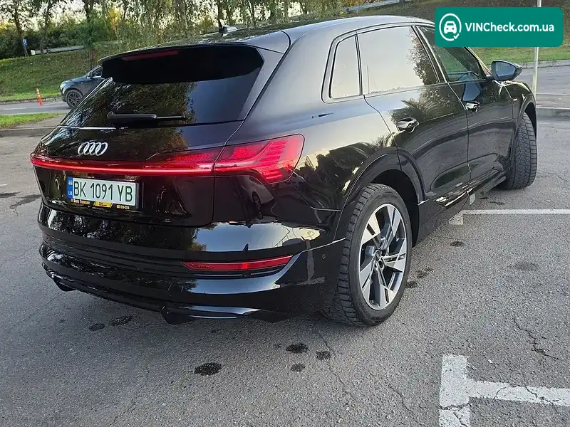 Audi e-tron 2021, фото з оголошення 2 з 20, VIN WAUZZZGE9NB015012