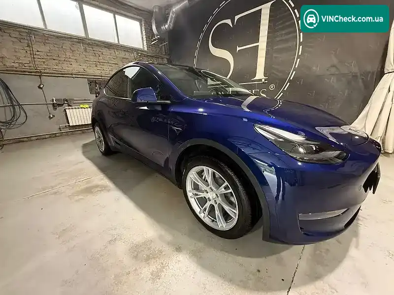 Tesla Model Y 2024, фото з оголошення 2 з 15, VIN 7SAYGDEE6RA226097